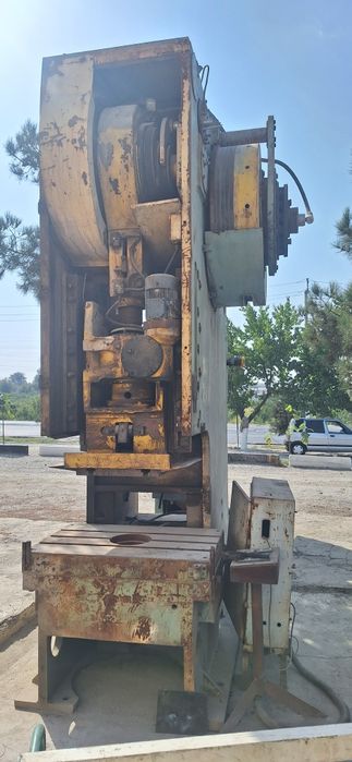 гидравлик  пресс  250  тонна