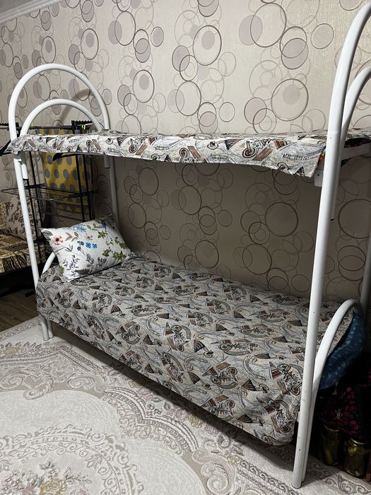 Продам кровать два яруса