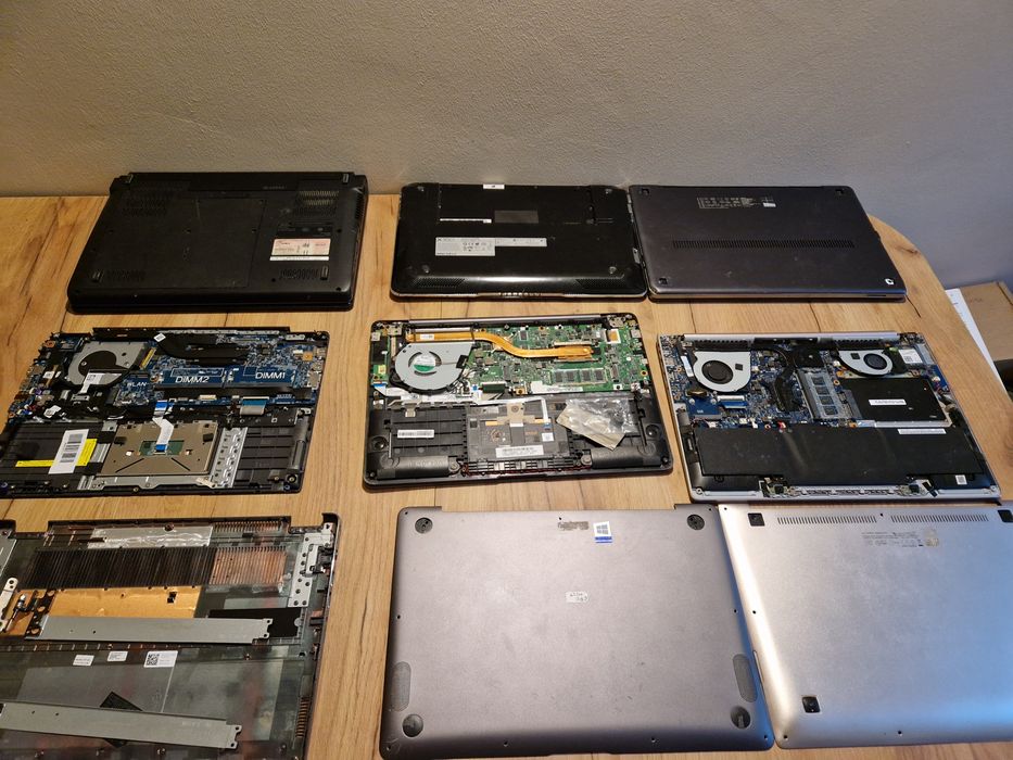 Dezmembrez laptop pt piese