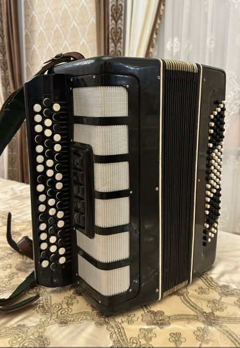 Продаю баян в отличном состояний