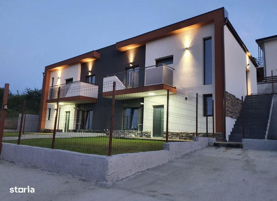 Apartament tip duplex,80mp+30mp teren+2 parcari-Valea AdancaCod:154680
