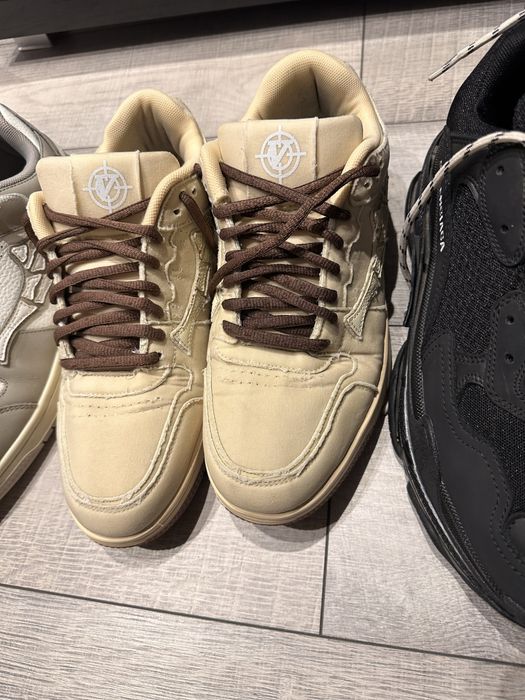 Vind balenciaga 45 nr toate aproape noi