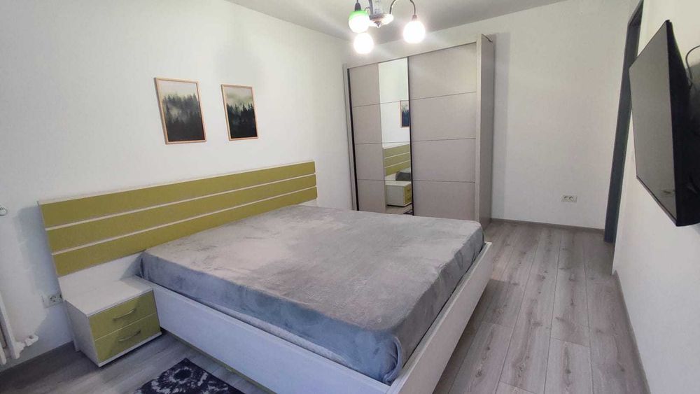 Inchiriez apartament cu 2 camere decomandat - zona Gara
