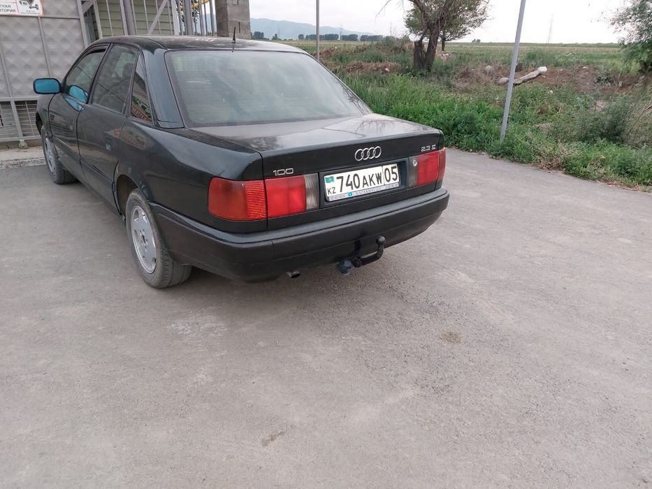 Audi c4 2.3 зелёный