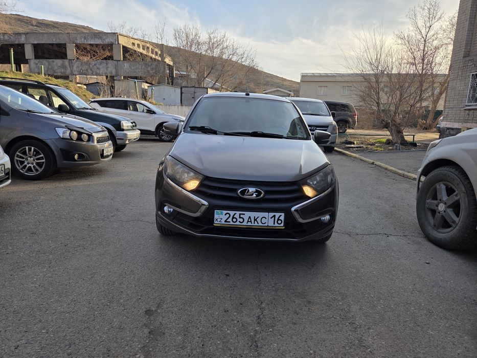 Гранта лифтбек автомат