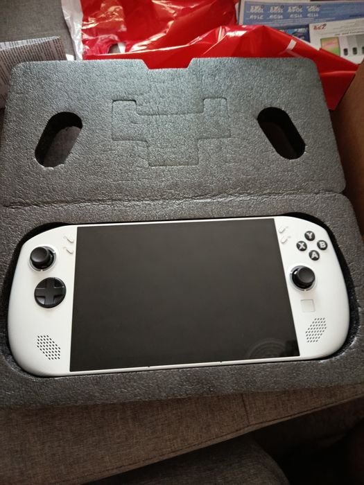 Lenovo legion go S 32 ram/1 tb Steamos