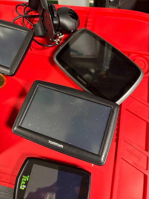 НАВИГАЦИЙ Tom-Tom и Garmin