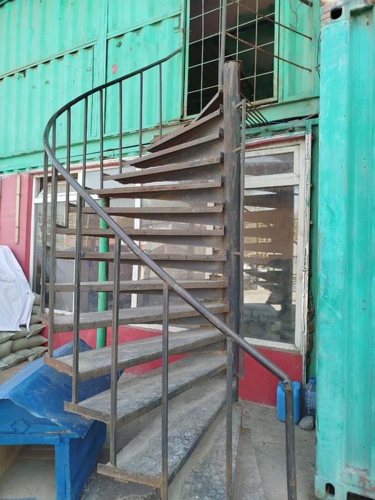 Лестница винтовая