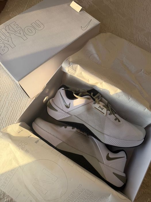 Продам Кроссовки Nike