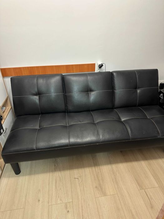 Кожен 3-местен диван с подлакътник и два чашника