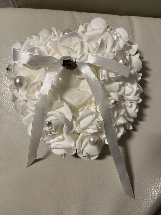 Възглавничка за брачни халки