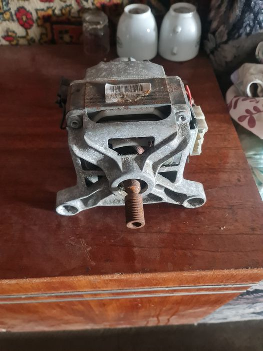 Двигатель от стиральной машинки indezit