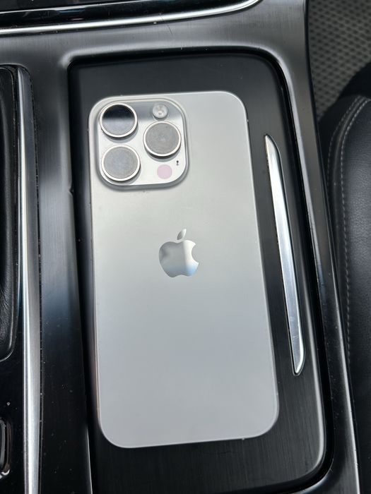 Iphone 15pro 256гб в идеальном состояний