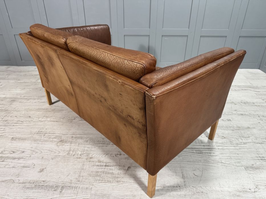 Винтидж диван 2-ка естествена кожа Д1134