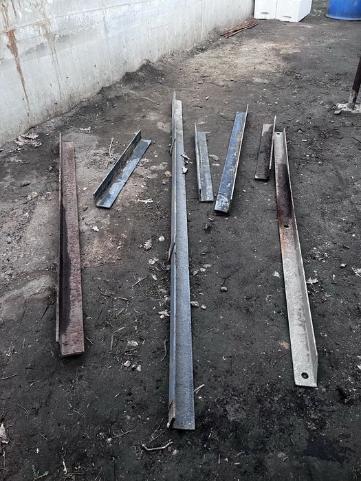 Уголок металлический