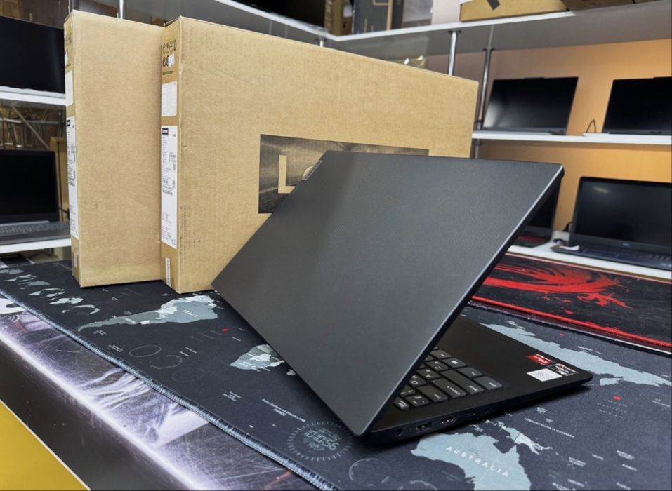 Lenovo V15/Ryzen 7-5825U/8GB/SSD512GB/15.6 FHD