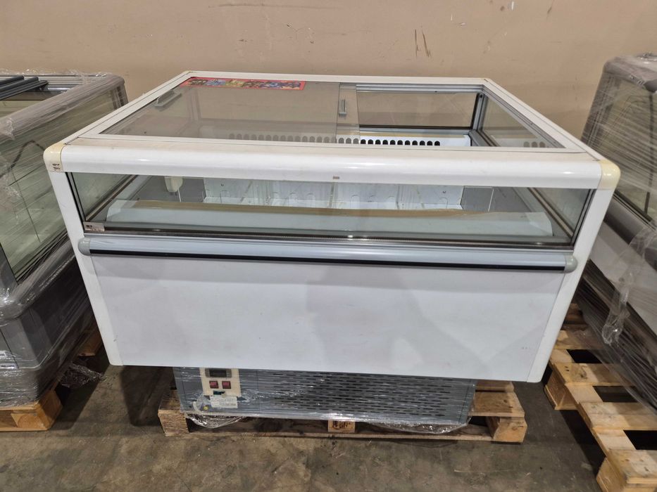 Хоризонтален фризер за сладолед, минусова витрина UGUR UHD-200FR