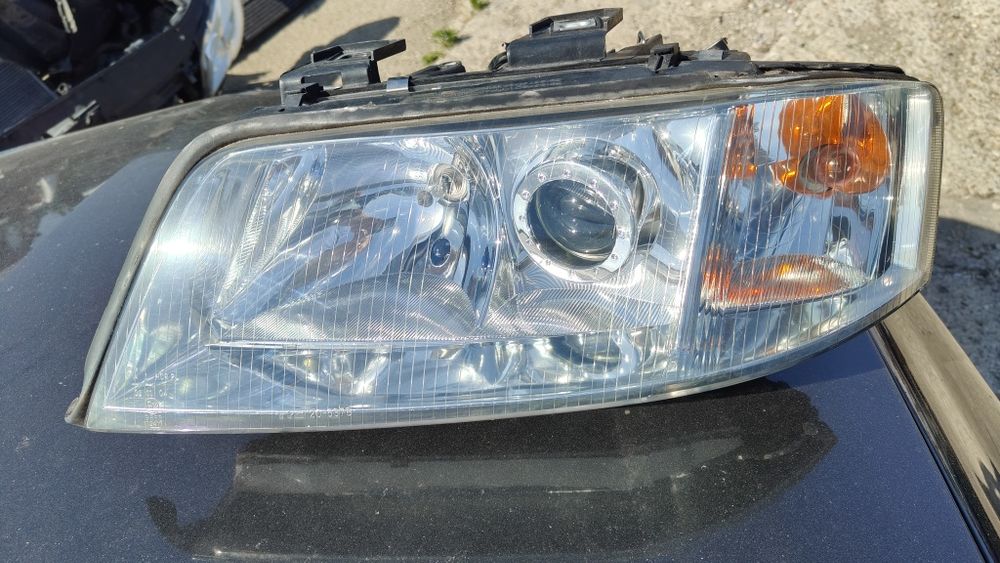 Faruri stânga dreapta Audi A6 C5