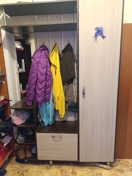 Продам прихожку срочно