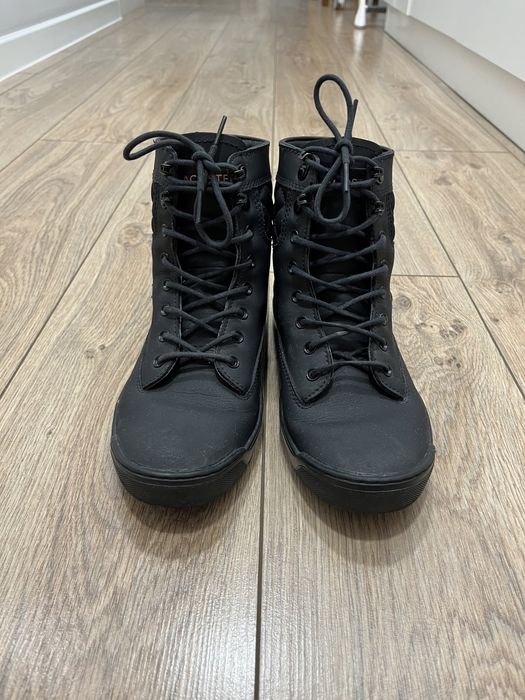 Продажа обуви Lacoste