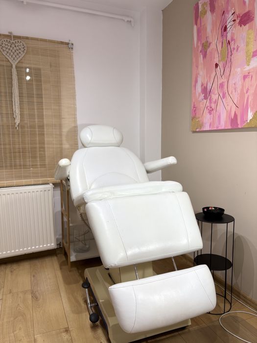 Scaun medical / cosmetic electric cu 3 motoare