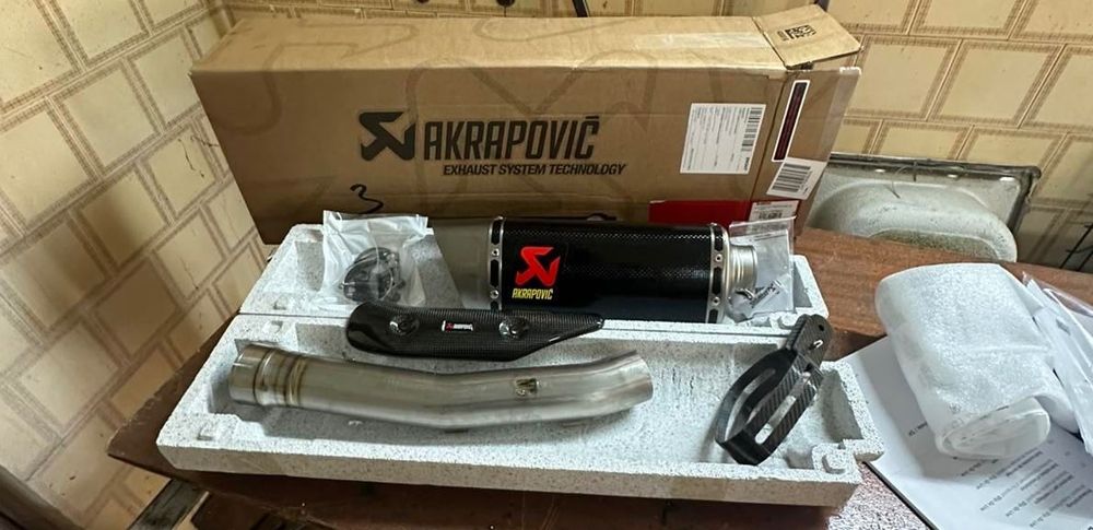 Akrapovic Carbon Honda CBR 1000 RR-R