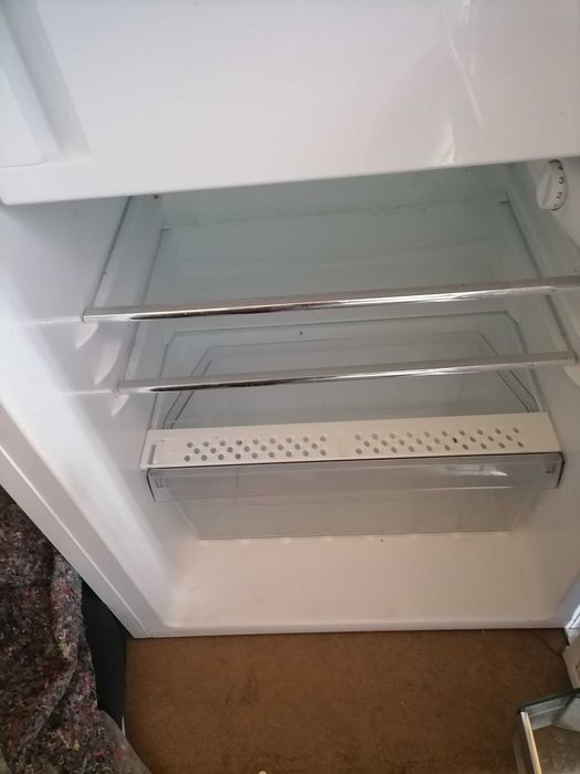 Хладилник АЕГ с камера