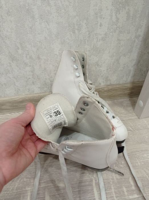 Продам коньки б/у