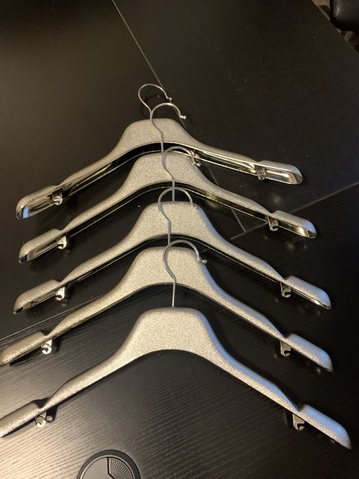 Вешалки-плечики для одежды
