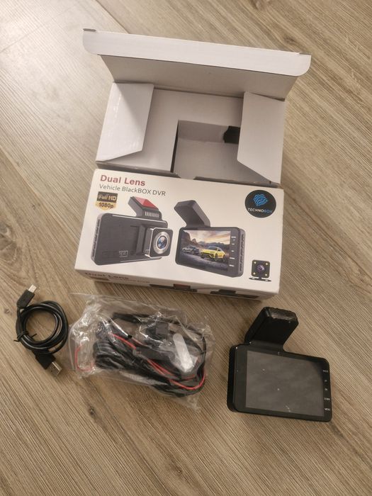 Видеорегистратор и задняя камера