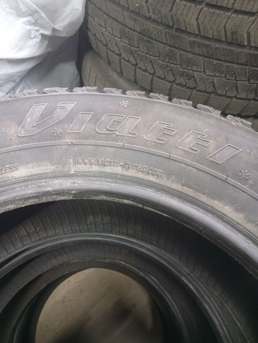 Продам комплект авто шин