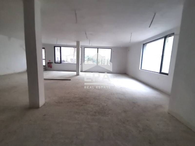 Продава се Офис в Варна, Център - 237 кв.м за 3528 €/кв.м - Снимка #2