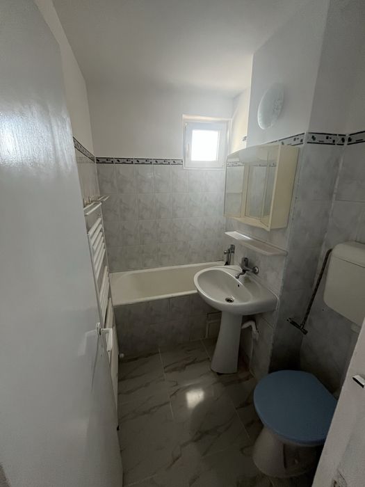 Chirie apartament 3 camere, Semicentral