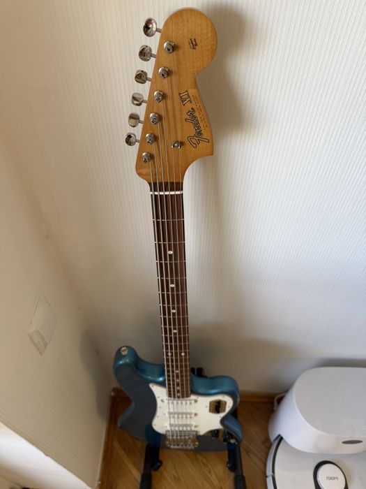 Продам Fender Bass VI