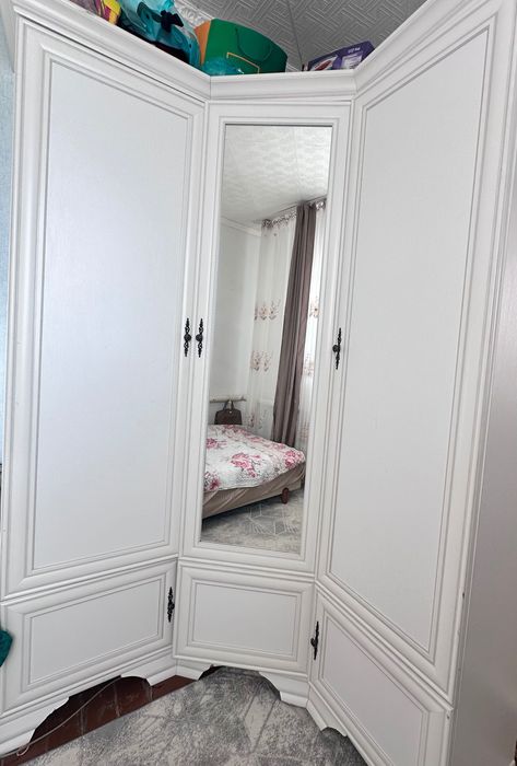 Продам шкаф угловой