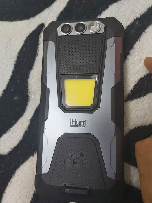 IHunt 22000 ultra 8+8 256 merită văzut stare bună