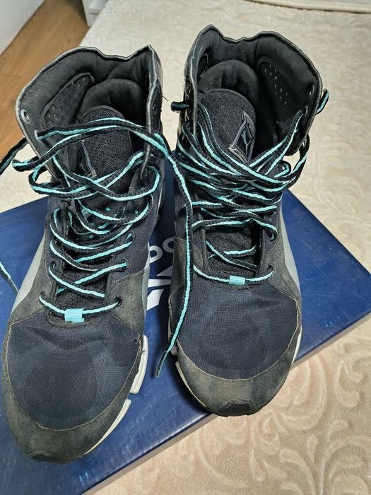 Яке и маратонки използвани