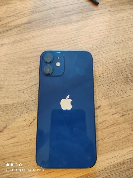 iPhone сатылады.