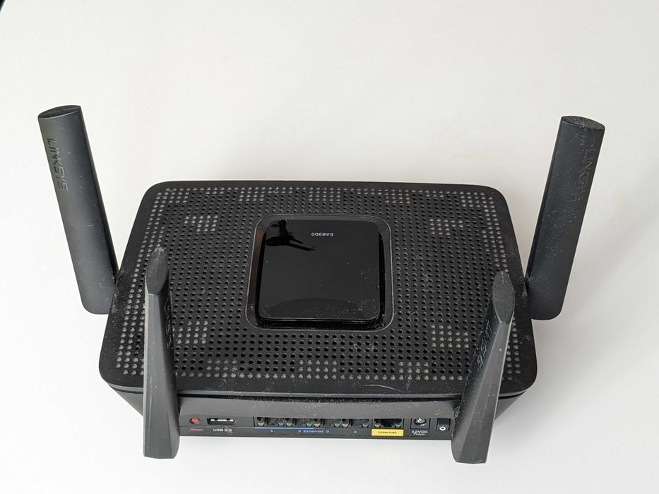 Рутер Linksys EA8300 - 4х антени; USB 3.0; AC2200; Tri-Band; OpenWRT