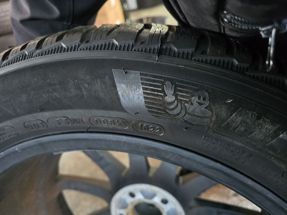 4 Броя 235/50/19 2xGoodyear 8mm 24dot, 2xMichelin 6,5mm 22dot