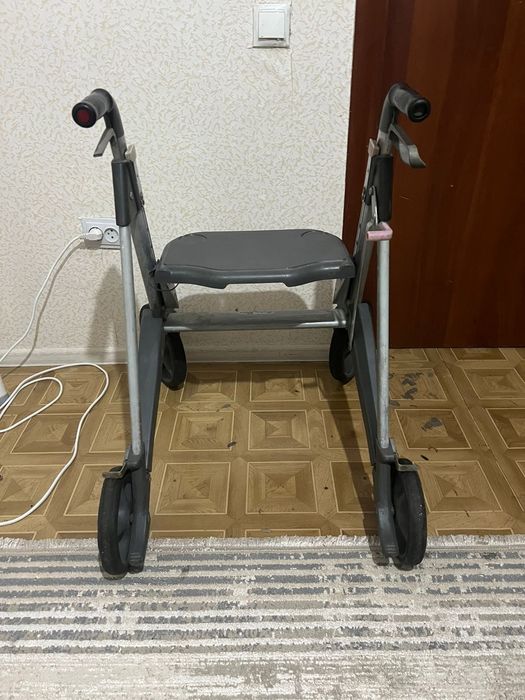 Ходунок для взрослых ролатор