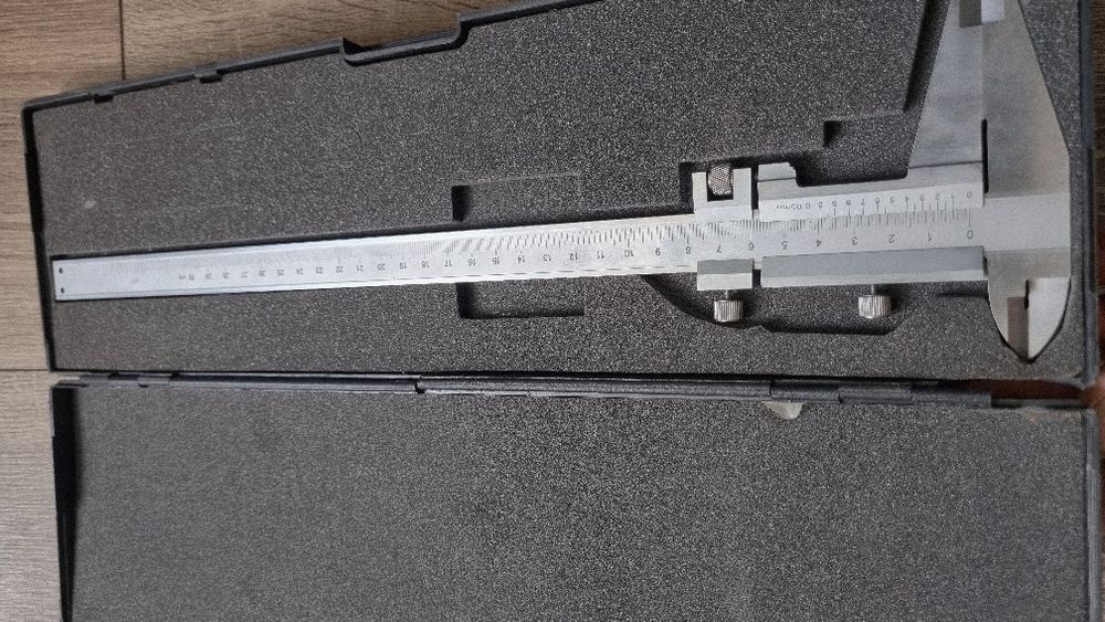 Subler 30 cm cu cutie