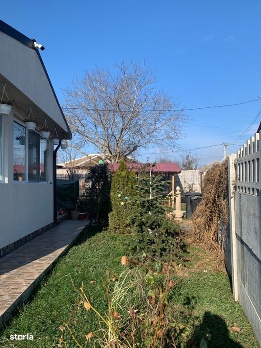 Valul Traian- Casă P+M,5cam 2bai 400 mp gaz preț.160.000 euro