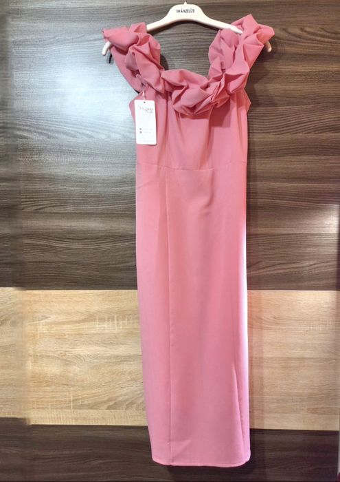 Красива дамска рокля