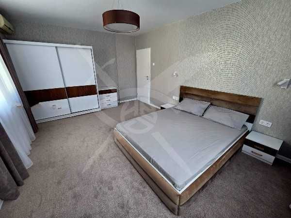 Дава се под наем Тристаен апартамент в Пловдив, Център - 85 кв.м за 648.21 € - Снимка #3