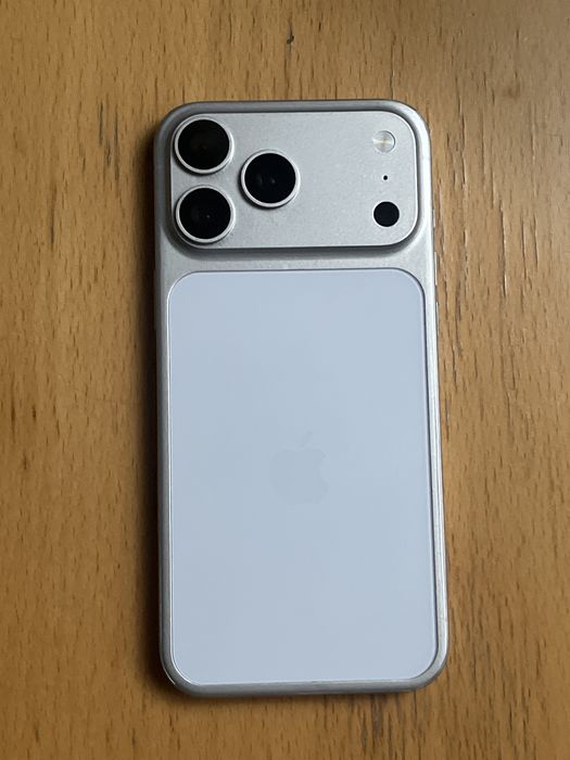 Макет iPhone 17 Pro Max