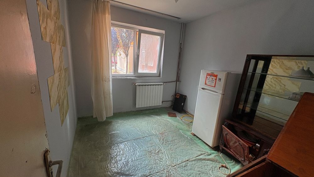 Apartament 4 camere parter bulevard