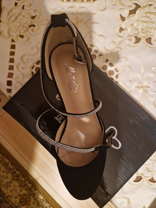 Vând pantofi dama Mei