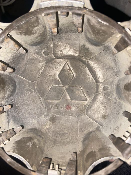 оригинальные калпаки на Mitsubishi Pajeto 2