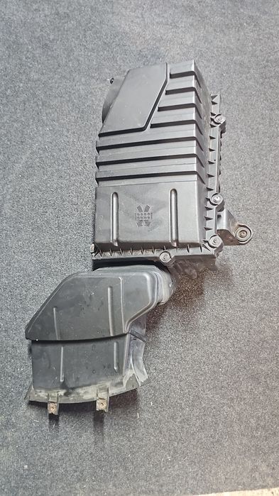 carcasa filtru aer originala volkswagen golf 5 / audi tt 8j